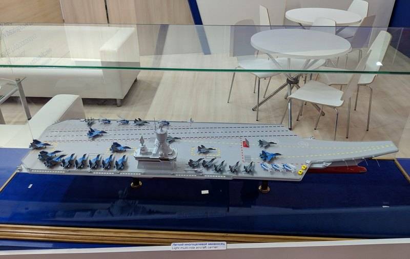Ο προγραμματιστής παρουσίασε την ιδέα ενός μη πυρηνικού αεροπλανοφόρου για το ρωσικό ναυτικό