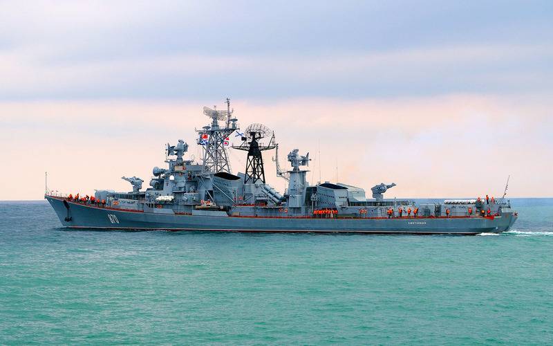 Le forze navali hanno accusato il pattugliatore della flotta del Mar Nero di Smetlivy di entrare in un'area chiusa