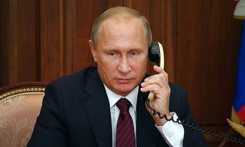 Putin ha avuto una conversazione telefonica con Zelensky