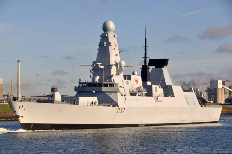 Britain sends in the Persian Gulf the second ship
