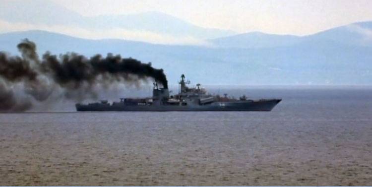В китайской прессе обсуждают "дымящий" эсминец "Быстрый" ВМФ России