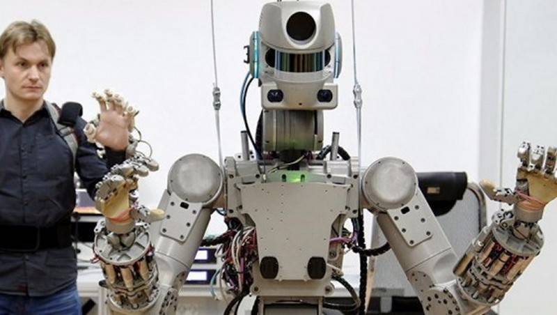 Robô da FEDOR entregue a Baikonur para se preparar para o voo para a ISS