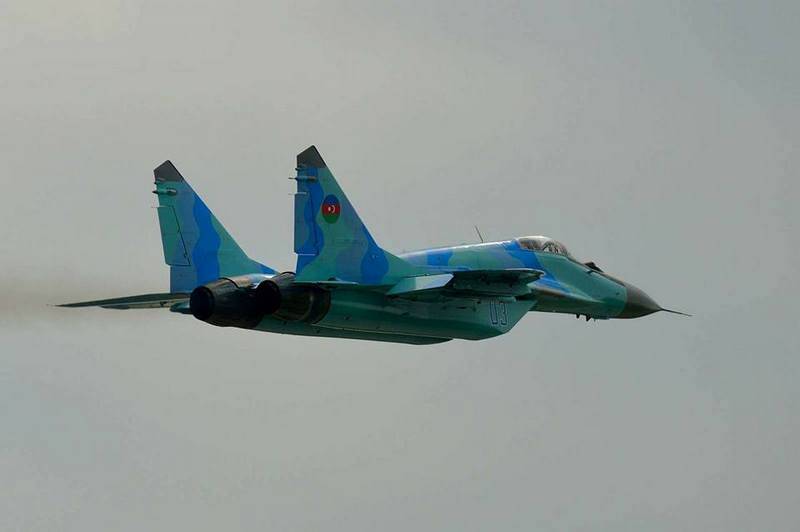 L'aereo da caccia MiG-29 dell'Azerbaigian si schiantò sul Caspio