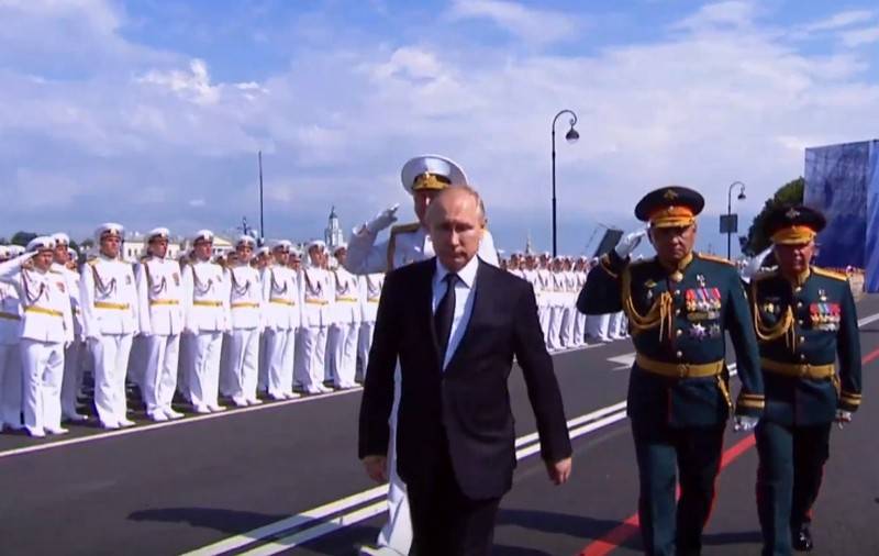 Main Naval Parade pidettiin Pietarissa