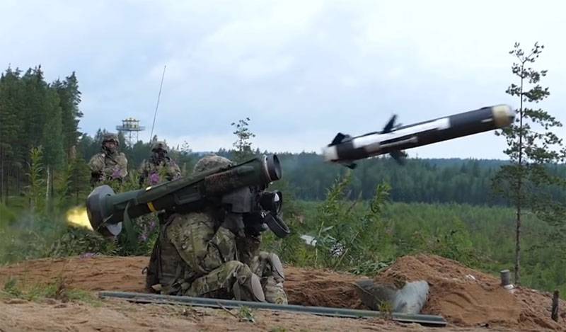Ukrainas försvarsministerium ber USA om en ny sats av Javelin anti-tank system