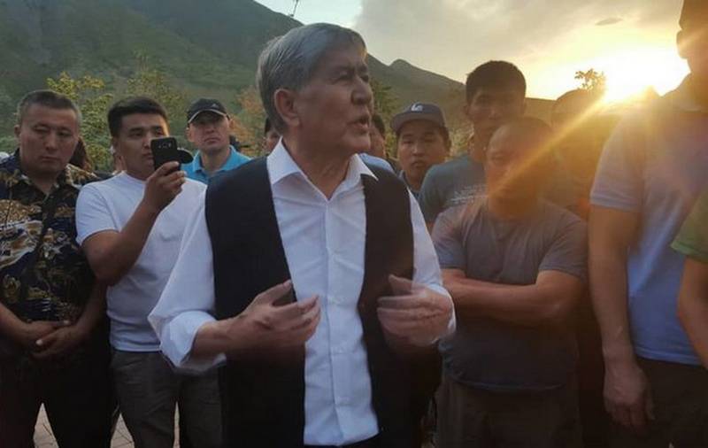 Экс-президент Киргизии Атамбаев сдался властям после третьего штурма