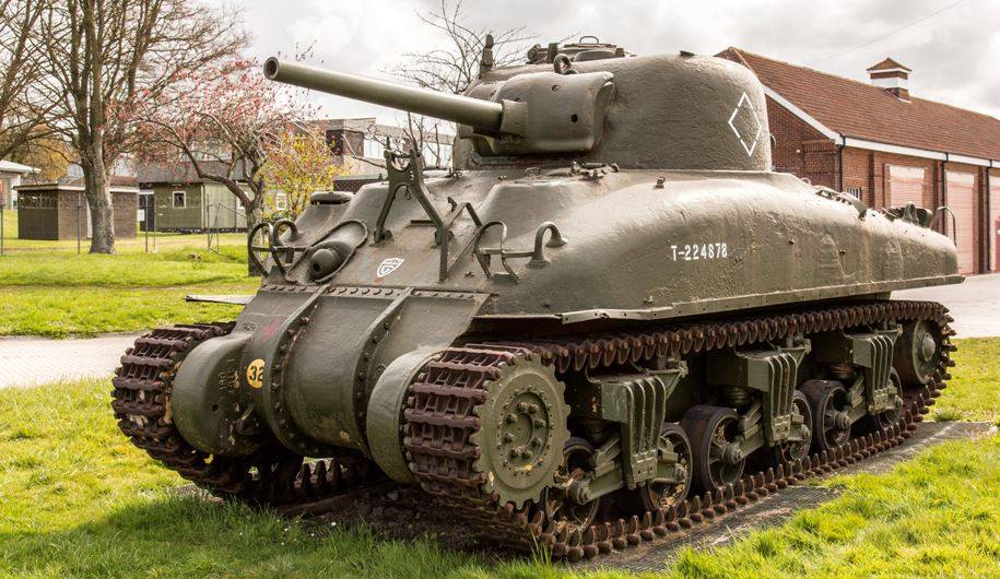 Средний танк М4 General Sherman.