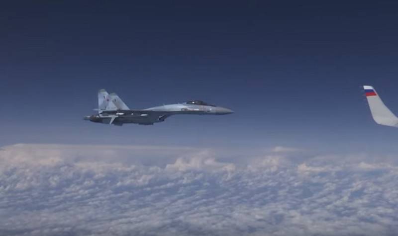 Su-27 ha impedito a F-18 di avvicinarsi al piano del Ministro della Difesa della Russia