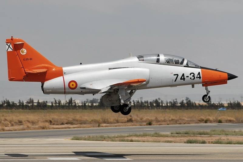 Учебно-тренировочный самолёт ВВС Испании упал в Средиземное море