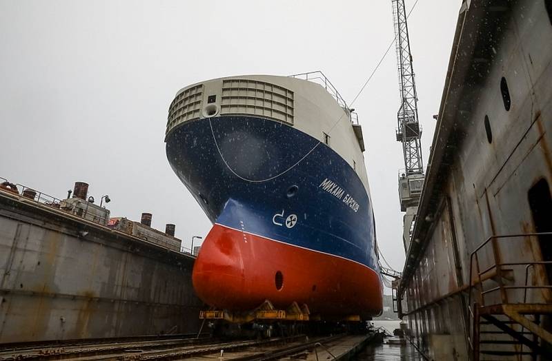 Во Владивостоке спущен на воду малый морской танкер проекта 03182 для ТОФ
