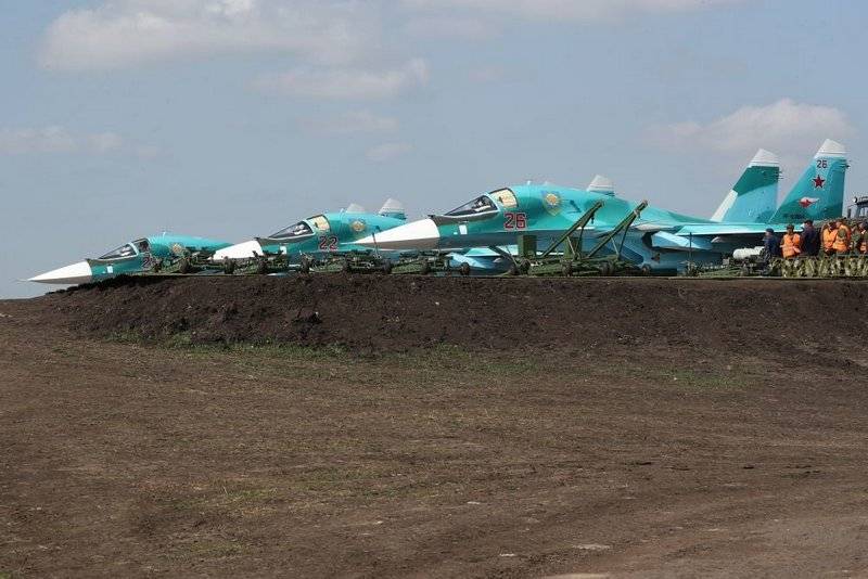 Los rusos Su-34 y An-26 completaron el aterrizaje en la carretera como parte del ejercicio