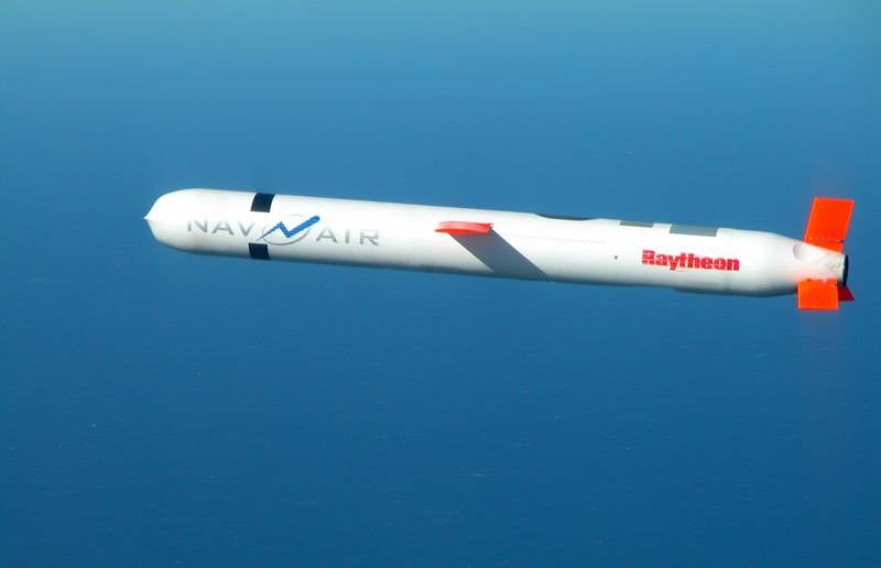 Hải quân Mỹ đã đặt hàng phát triển tên lửa Tomahawk Block IV trong phiên bản tên lửa chống hạm