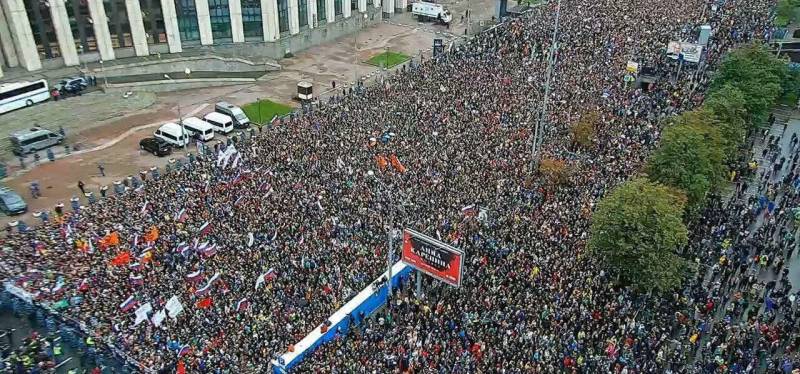 Власть сама собрала наиболее массовую акцию протеста в Москве со времён Болотной