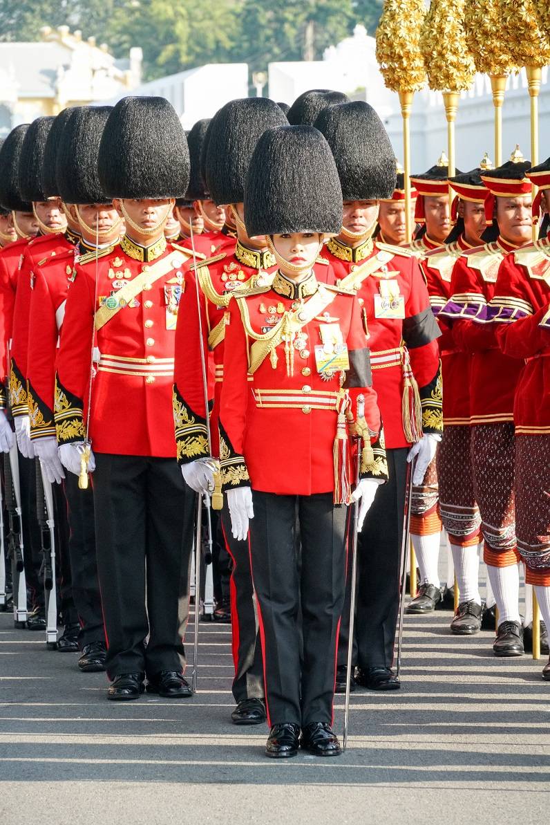 Vapaapäivän luettavaa: Thaimaan kuningas otti kenraalin jalkavaimokseen