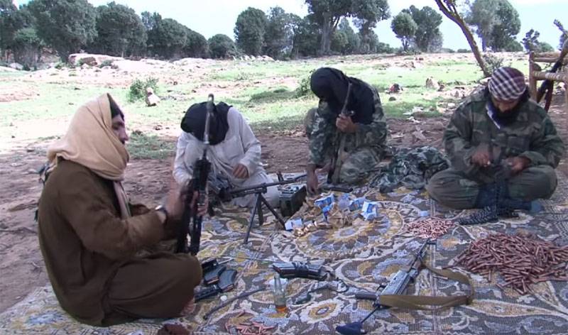 Los talibanes cerca de tomar territorios afganos cerca de la frontera con Tayikistán