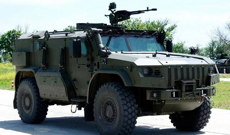 रूसी संघ के रक्षा मंत्रालय के लिए बख्तरबंद वाहन "टायफून" बहुत सस्ता हो गया है