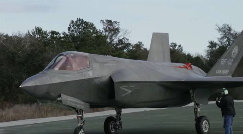 En Polonia, abiertamente llamó a un posible contrato para la "decisión de propaganda" F-35