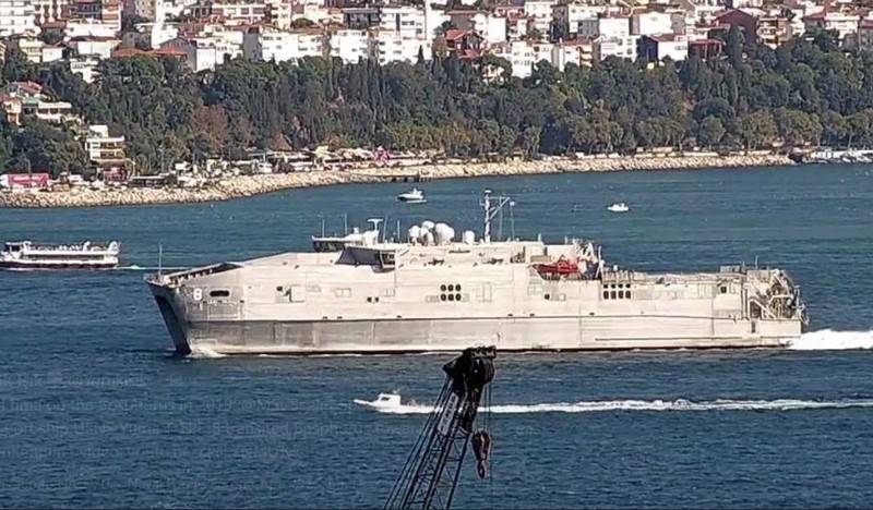 O navio expedicionário da Marinha dos EUA Yuma entrou no Mar Negro