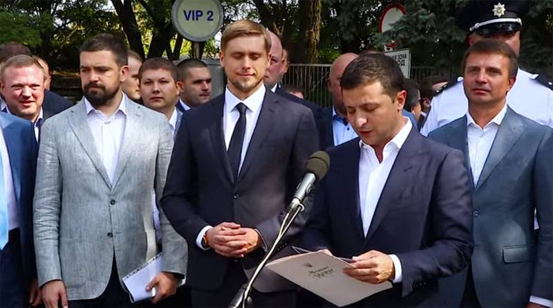 Dalla Polonia Zelensky ha messo in guardia contro la minaccia di "cuccette" a Poroshenko