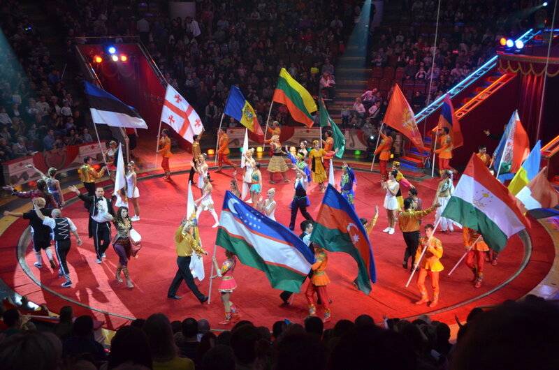 Notes de la blatte du Colorado. Le monde entier est un théâtre et seule l'Ukraine est un cirque!