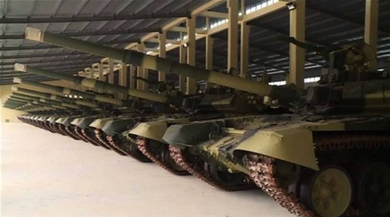 No Vietnã, os tanques T-90 foram chamados parte integrante do "punho de aço" do estado