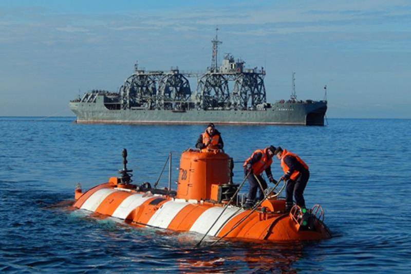 رزمایش نجات یک زیردریایی غرق شده در دریای سیاه انجام شد