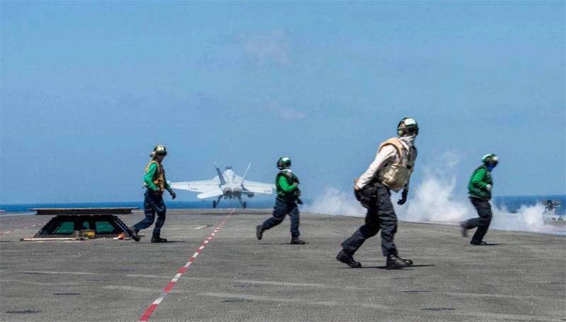 В Китае: авианосец "Рональд Рейган" попал в ловушку в Южно-Китайском море