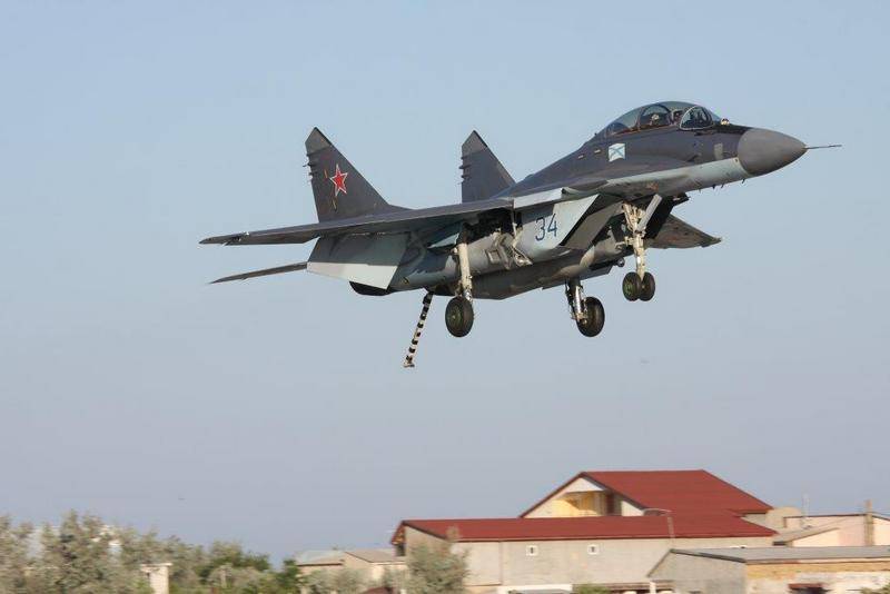 Avión de combate basado en portaaviones de la Flota del Norte desplegado en Crimea