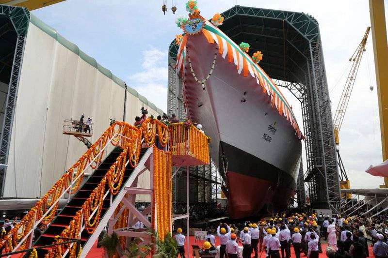 В Индии спустили на воду головной фрегат нового проекта 17А