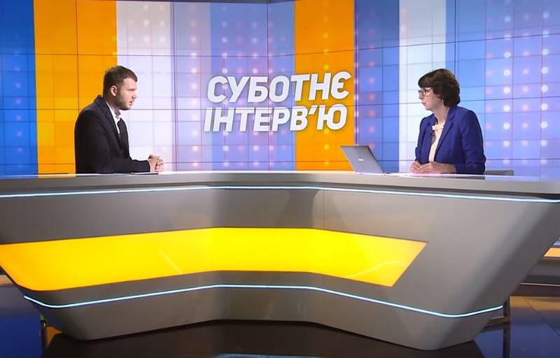 En Kiev, anunció su intención de restablecer la comunicación de los pasajeros con Crimea
