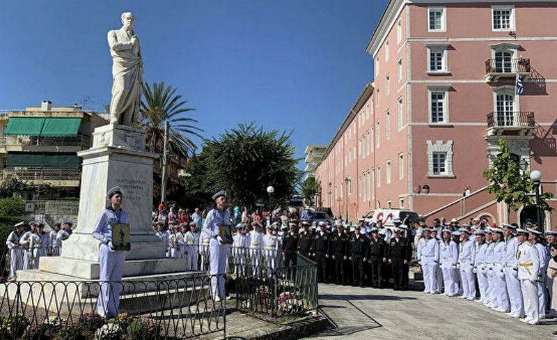 Frigate Black Sea Fleet "Admiral Makarov" arrived in Corfu to participate in the "Russian Week"
