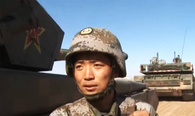 चीन में, टाइप 90 ए टैंक के कवच-भेदी गोले के लिए "कमजोर क्षेत्र" टी -99 एम की ओर इशारा किया