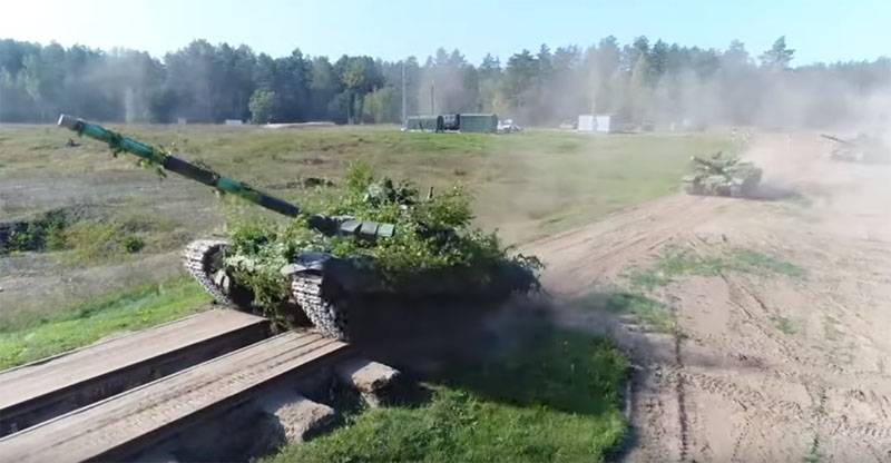 NI arvioi T-72B3-panssarivaunut Andromeda-automaattisella ohjausjärjestelmällä, joka oli käytössä Venäjän ilmavoimien kanssa