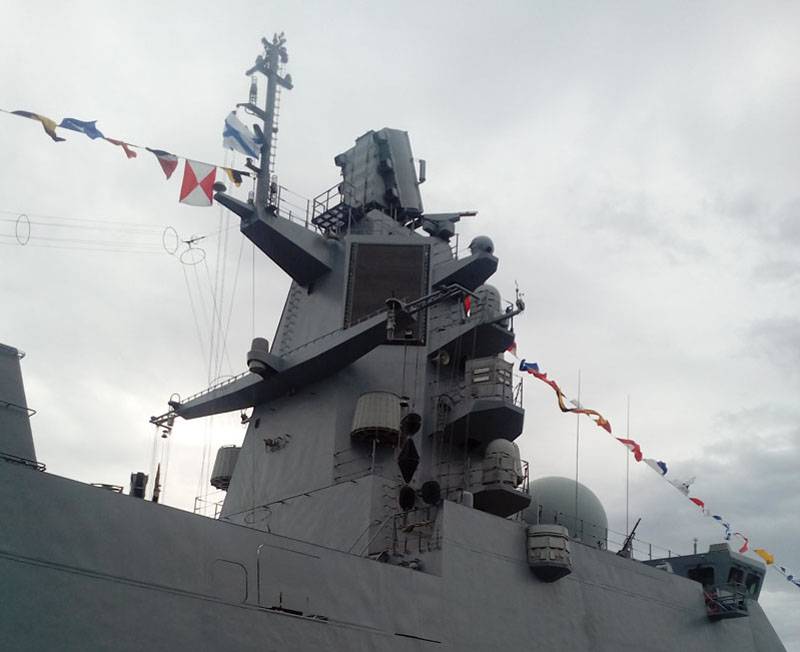 "Os russos estão construindo poder militar e são provocativos" - almirante da Marinha dos EUA