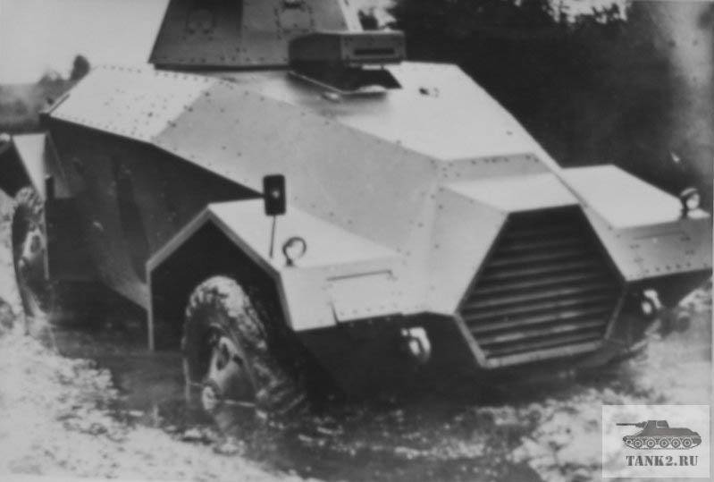 コロニアル装甲車Alvis-Straussler AC-3