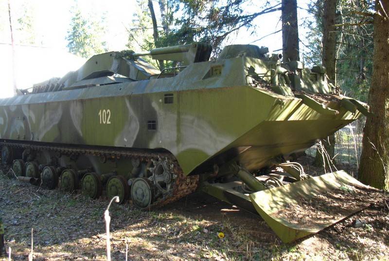 Lugansk "Shushpantser" s'est avéré être un véhicule pour assurer le franchissement "Holder"