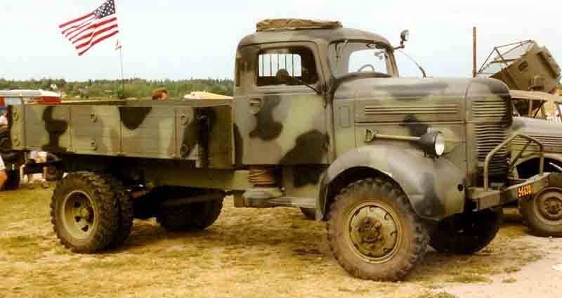 El primer vehículo blindado de transporte de personal de Escandinavia. Terrangbil m / 42 KP