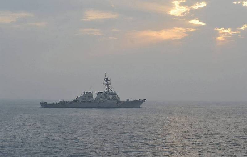 black sea fleet Ships took over maintenance of the U.S. Navy destroyer "porter" in the Black sea