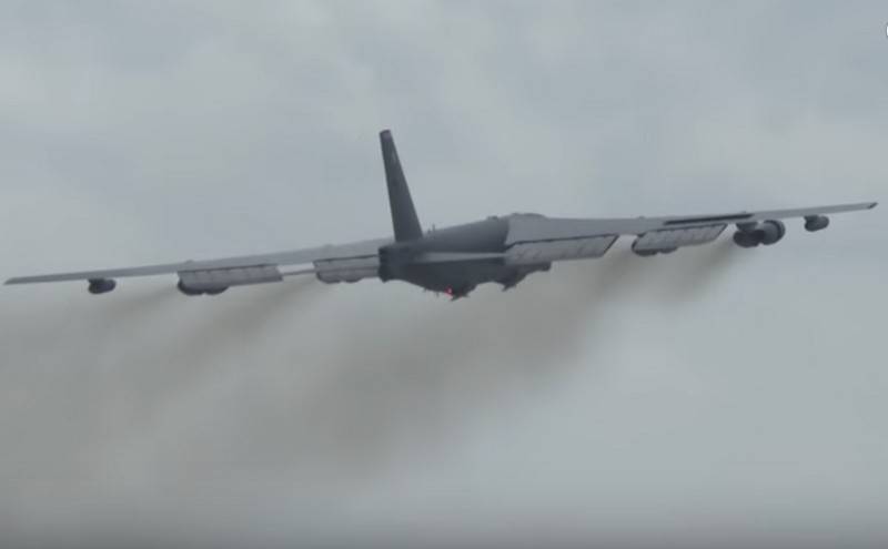 美国B-52H继续研究对俄罗斯边境的袭击