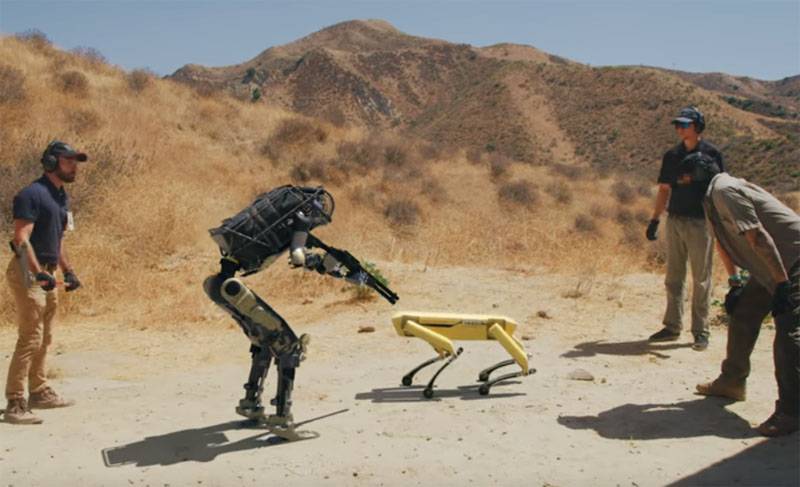 Rébellion des robots tireurs: la vidéo de Boston Dynamics se moque en ligne