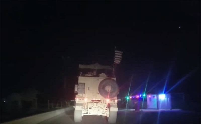 یک ستون از ارتش آمریکا زیر پوشش بالگرد از عراق به سمت استان دیرالزور حرکت می کند.
