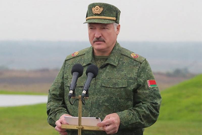 Lukashenko queria obter um esquadrão do russo Su-30СМ de graça