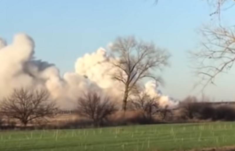 Explosion d'explosions dans les dépôts militaires des forces armées ukrainiennes près de Balakleia