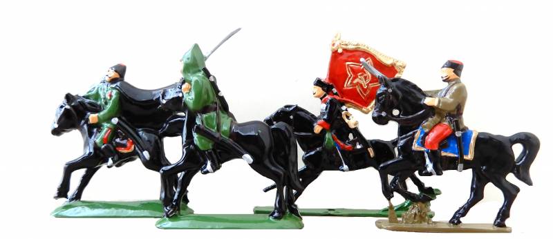 Красные и белые. Сражения солдатиков