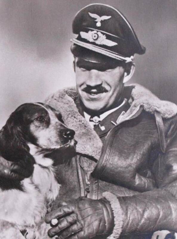 Piloto de caça Douglas Bader: desabilitado na história da Força Aérea Real