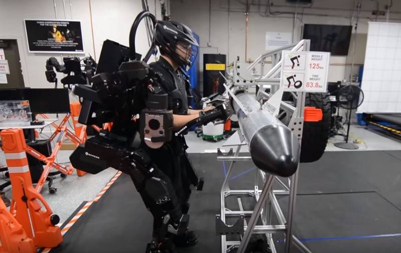 Nos Estados Unidos, introduziu o primeiro exoesqueleto em série Guardian XO