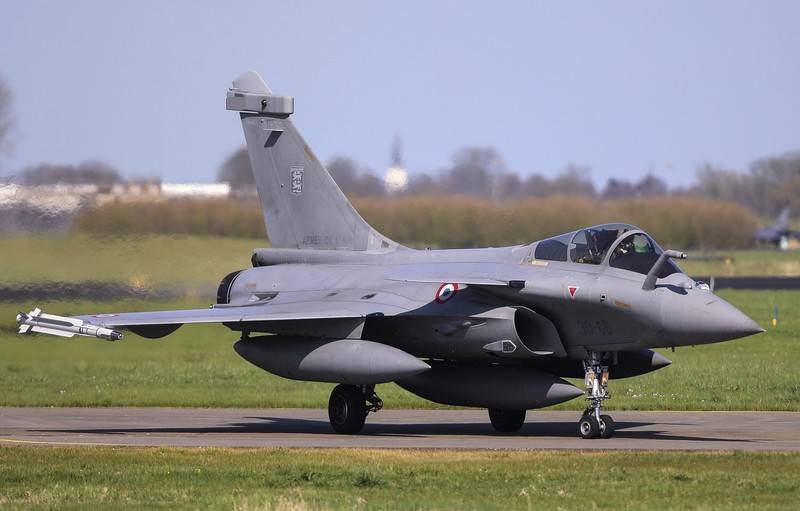 L'Armée de l'Air française a officiellement adopté la modification du chasseur Rafale F3-R