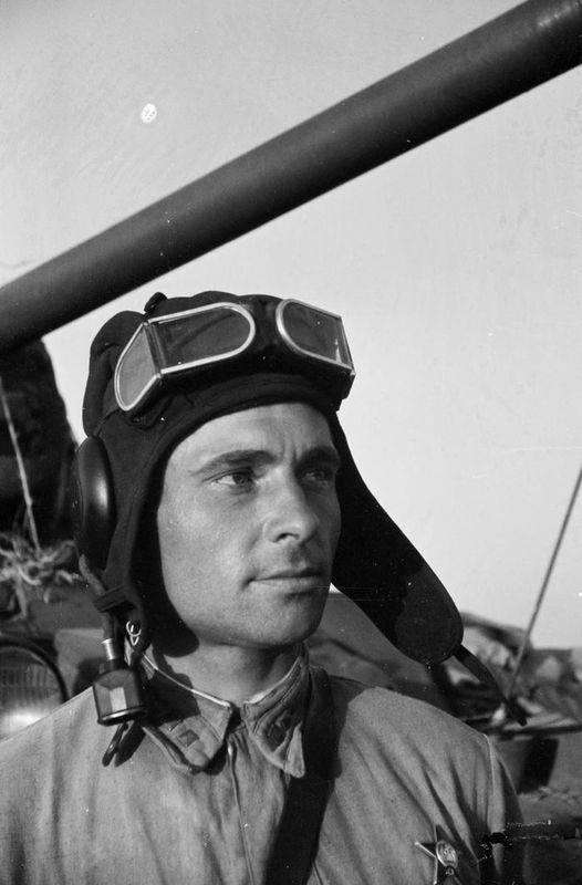 Ivan Korolkov. Dal pilota KV al comandante del reggimento
