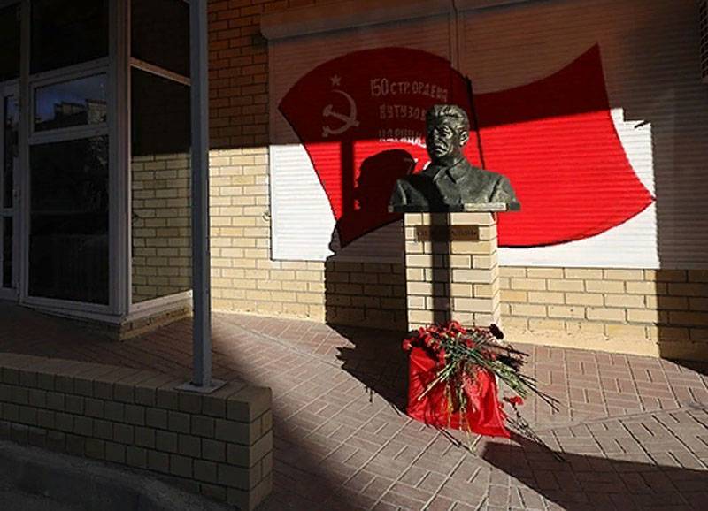 Comunistas de Volgogrado revelaram um monumento a Stalin