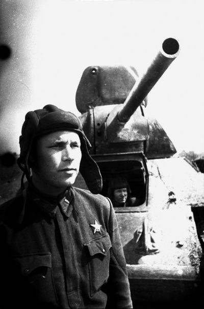 니콜라이 모이세 예프. 전 전쟁을 겪은 탱크 전투 마스터